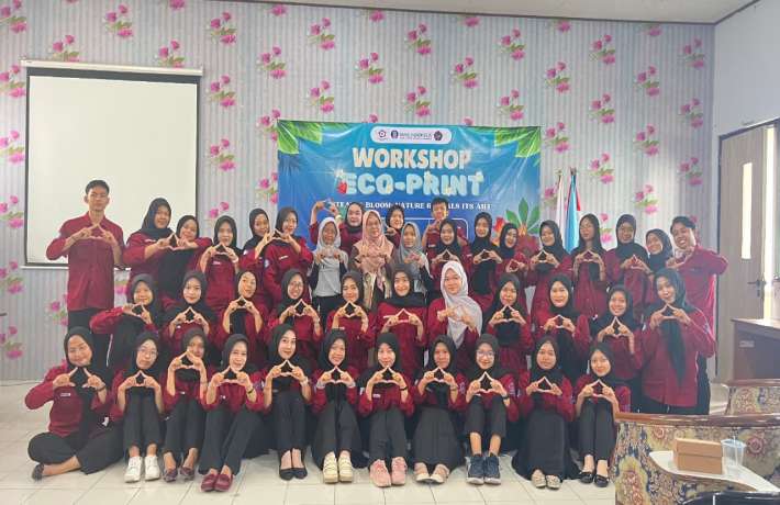 Dari Daun Menjadi Karya: Workshop Ecoprint "Steam & Bloom" GenBI??UPS??Tegal